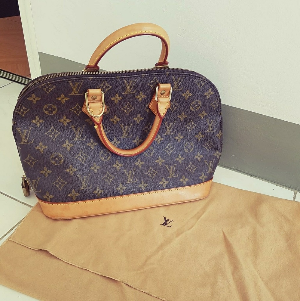 AUTHENTIC LOUIS VUITTON ALMA